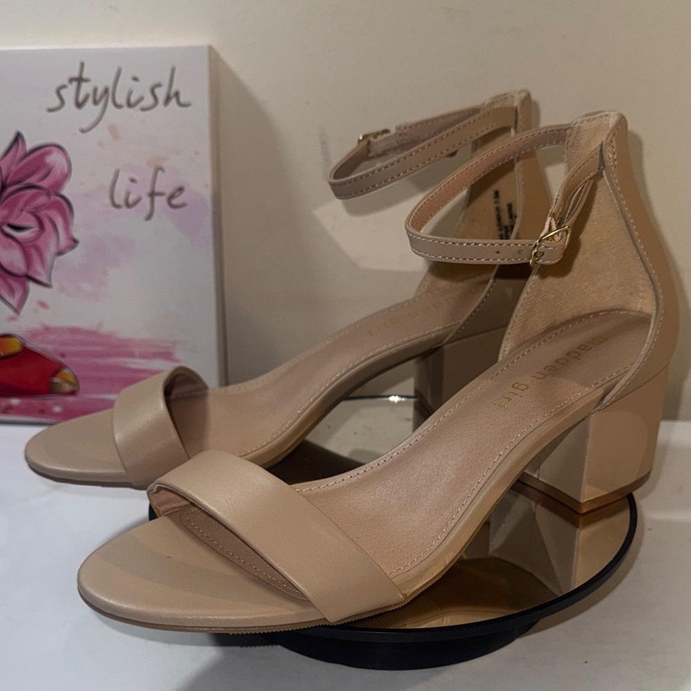 “SOLD” NWOT Madden Girl Ileana Women’s Beige Paris Dress Sandals - Size 7.5M